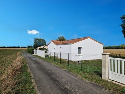 /international/fr/champagnolles-charente-310104806724/