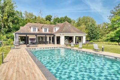 /international/fr/magny-le-hongre-ile-de-france-310108997330/