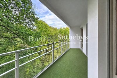 /international/fr/biarritz-aquitaine-310108455878/