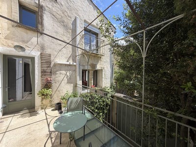 /international/fr/saint-quentin-la-poterie-languedoc-roussillon-310108276826/