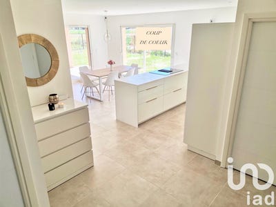 /international/fr/les-mees-provence-alpes-cote-d-azur-310094169389/
