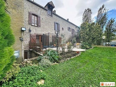 /international/fr/villeneuve-sur-yonne-burgundy-310103221688/