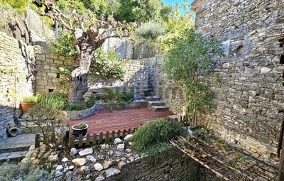/international/fr/vezenobres-languedoc-roussillon-310108667591/