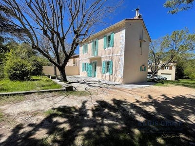 /international/fr/auriol-provence-alpes-cote-d-azur-310099838265/