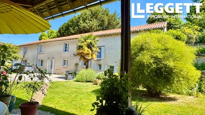 /international/fr/monts-sur-guesnes-charente-310103220898/