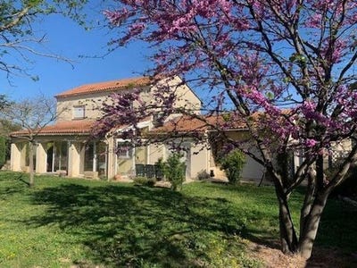 /international/fr/beaucaire-languedoc-roussillon-310107497165/
