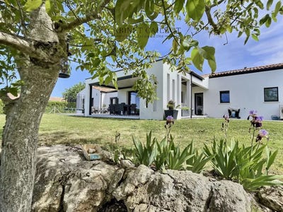 /international/fr/soulignonne-charente-310107838719/