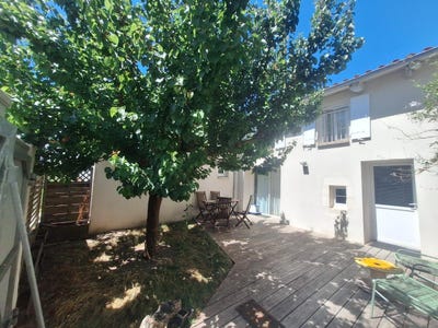 /international/fr/la-rochelle-franche-comte-310109308642/