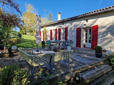 /international/fr/fontaines-d-ozillac-charente-310106779240/