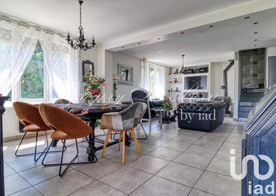 /international/fr/fontenay-en-parisis-ile-de-france-310100436081/