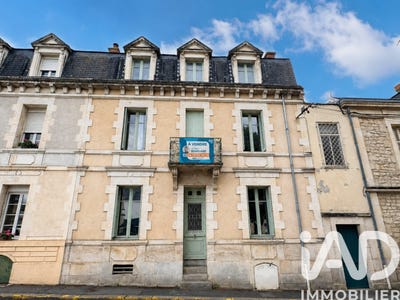 /international/fr/fontenay-le-comte-pays-de-la-loire-310108698063/