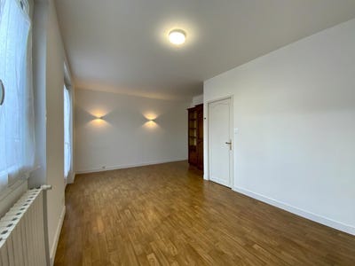 /international/fr/saintes-charente-310101252178/?lang=en