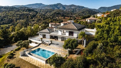 /international/fr/penta-di-casinca-corsica-310101835719/