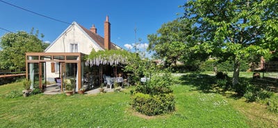 /international/fr/chateaumeillant-centre-val-de-loire-310106484550/