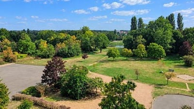 /international/fr/le-mans-pays-de-la-loire-310120000230/