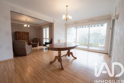 /international/fr/saumur-pays-de-la-loire-310105058918/