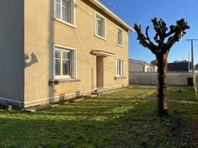 /international/fr/voeuil-et-giget-charente-310100497370/