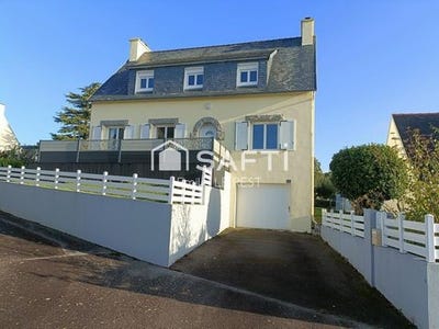 /international/fr/chateauneuf-du-faou-brittany-310102784320/
