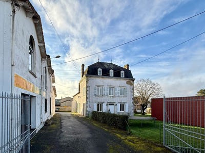 /international/fr/saint-pierre-d-exideuil-charente-310109023292/