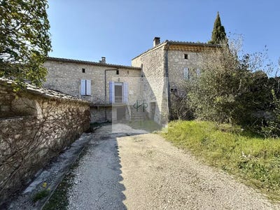 /international/fr/salles-sous-bois-rhone-310107887607/