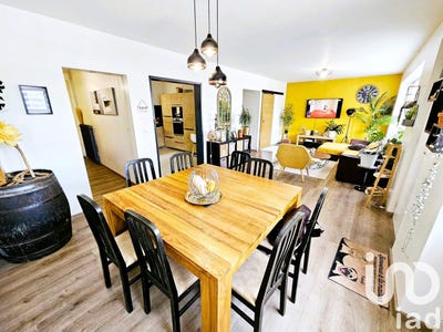 /international/fr/chateauneuf-du-faou-brittany-310098808691/