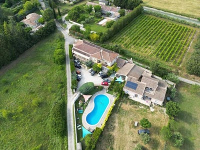 /international/fr/saumane-de-vaucluse-provence-alpes-cote-d-azur-310101159591/?lang=en