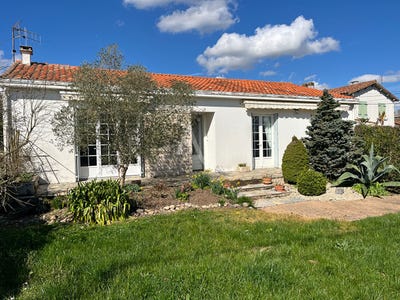 /international/fr/taugon-charente-310104475271/