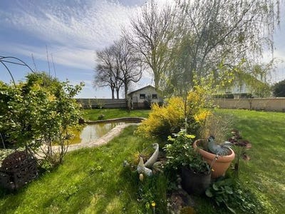 /international/fr/cerisy-buleux-picardie-310105683106/