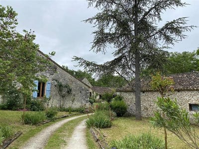 /international/fr/saint-cernin-de-labarde-aquitaine-120092541170/