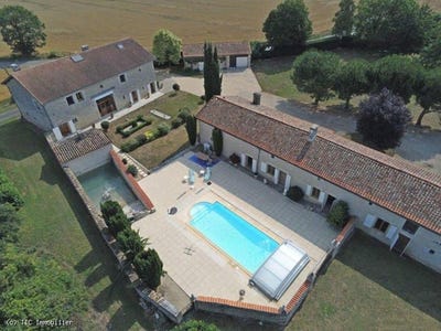 /international/fr/blanzay-charente-310100495549/