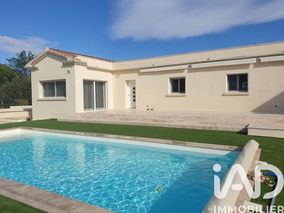 /international/fr/uchaud-languedoc-roussillon-310104632127/
