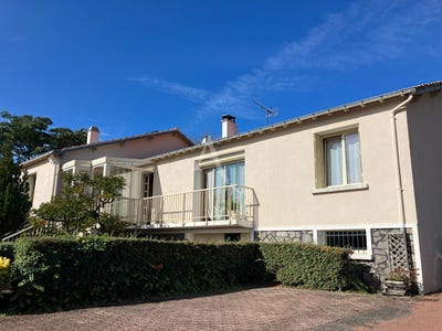 /international/fr/saint-michel-le-cloucq-pays-de-la-loire-310110117710/