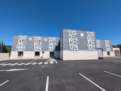 /international/fr/saint-martin-de-crau-provence-alpes-cote-d-azur-310105343040/