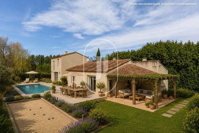 /international/fr/tarascon-provence-alpes-cote-d-azur-310108132865/