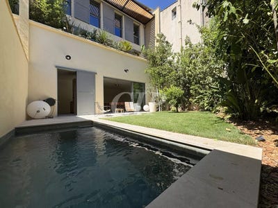 /international/fr/aix-en-provence-provence-alpes-cote-d-azur-310100759910/