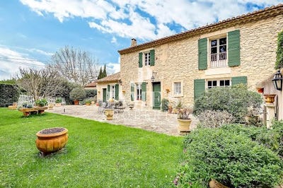 /international/fr/saint-etienne-du-gres-provence-alpes-cote-d-azur-310100934047/