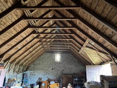 /international/fr/menet-auvergne-120098411553/