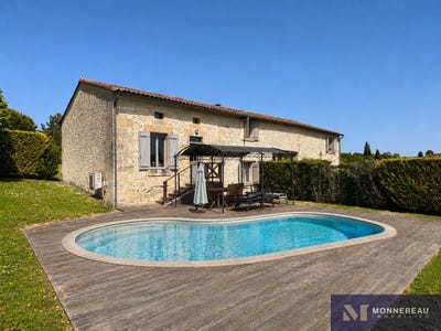 /international/fr/chalais-charente-310108527054/