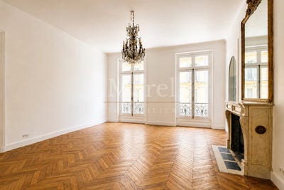 /international/fr/7-rue-de-saint-petersbourg-paris-8th-paris-310109245689/