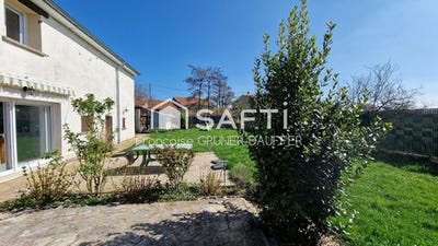 /international/fr/mandres-aux-quatre-tours-lorraine-120098501293/?lang=zh-cn