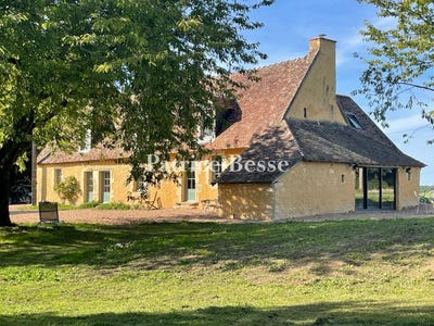 /international/fr/la-ferte-bernard-pays-de-la-loire-310102748680/