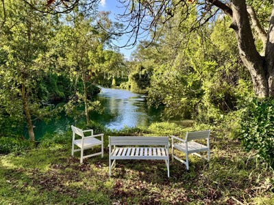 /international/fr/l-isle-sur-la-sorgue-provence-alpes-cote-d-azur-310105651271/