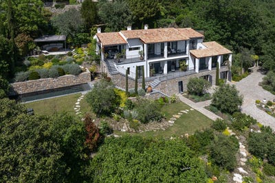 /international/fr/fayence-hh-15386305-fayence-provence-alpes-cote-d-azur-310100958829/