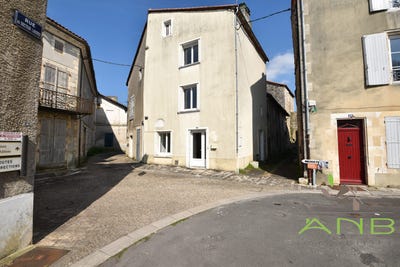 /international/fr/montbron-charente-310106739056/