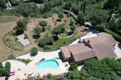 /international/fr/cotignac-hh-15456684-cotignac-provence-alpes-cote-d-azur-310100956358/