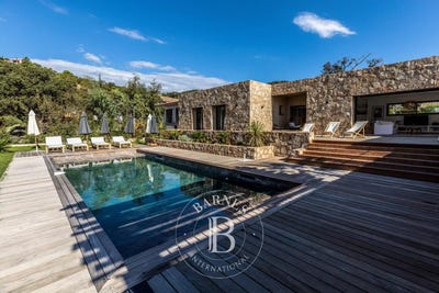 /international/fr/porto-vecchio-corsica-310106019857/