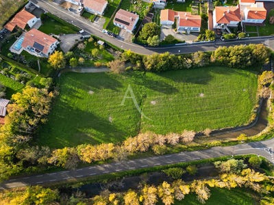 /international/fr/le-perrier-pays-de-la-loire-310104464059/