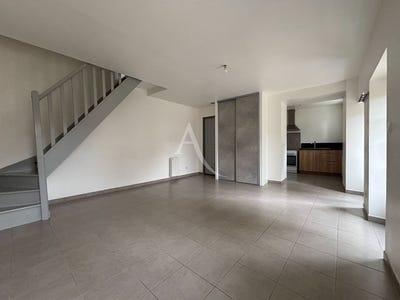 /international/fr/laval-pays-de-la-loire-310106411325/