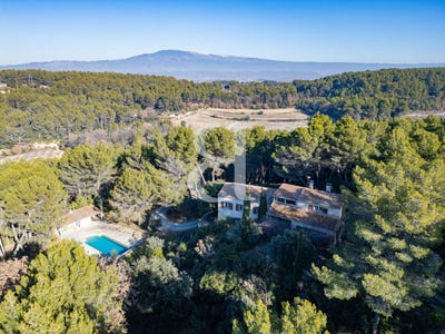 /international/fr/carpentras-provence-alpes-cote-d-azur-310108765285/
