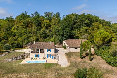 /international/fr/montcuq-midi-pyrenees-310120048412/